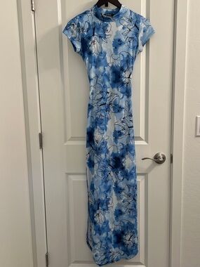 Absolutely Blue Floral Print Maxi Dress